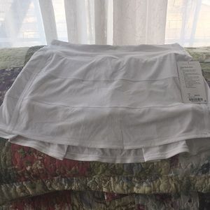 Lululemon pace rival skirt